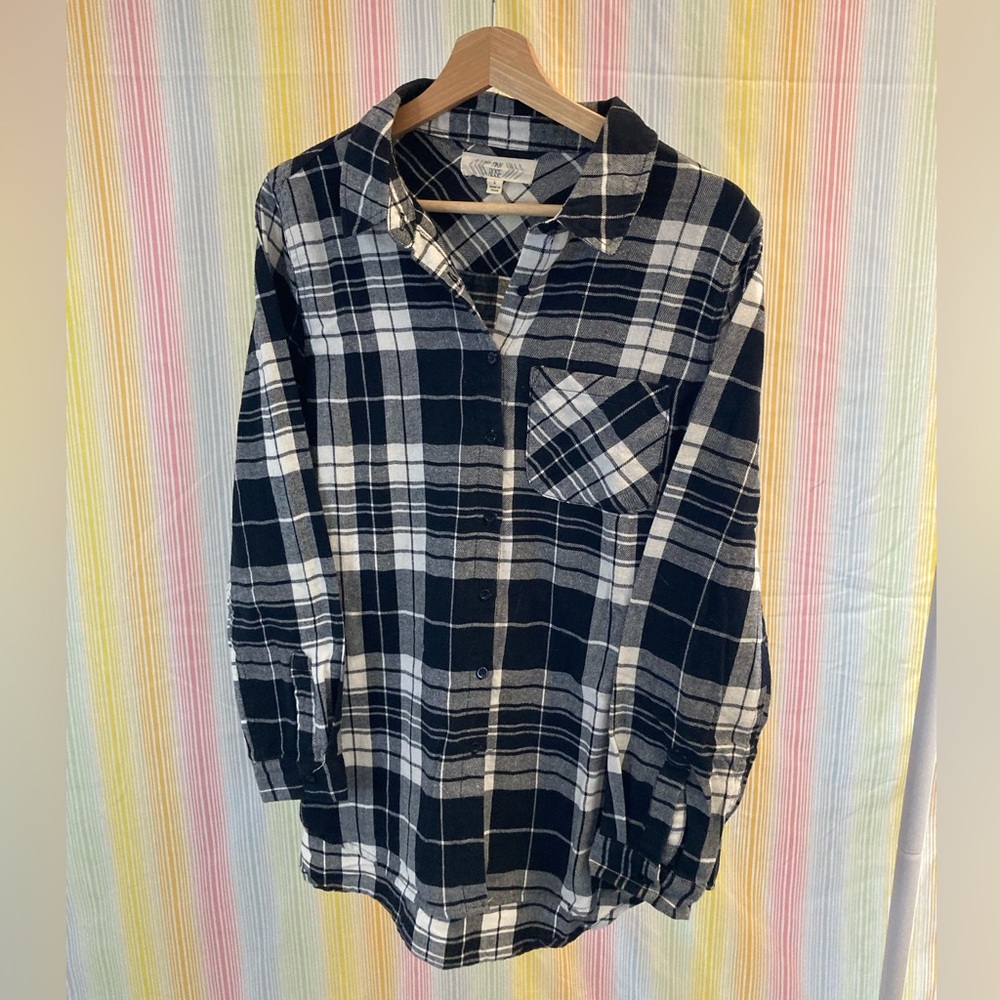 Pink Rose black and white plaid button-up shirt, size L